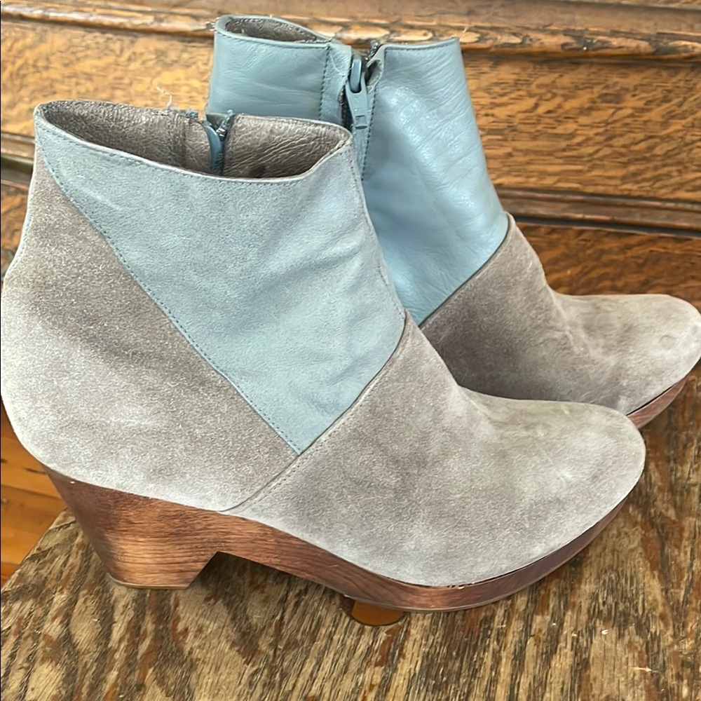 Stylish Gray and Blue Women's Ankle Boots  Wood Wedge Cordani